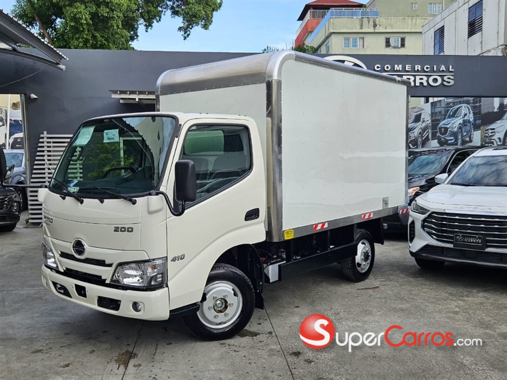 2025 Hino 200 — foto 2 / 8