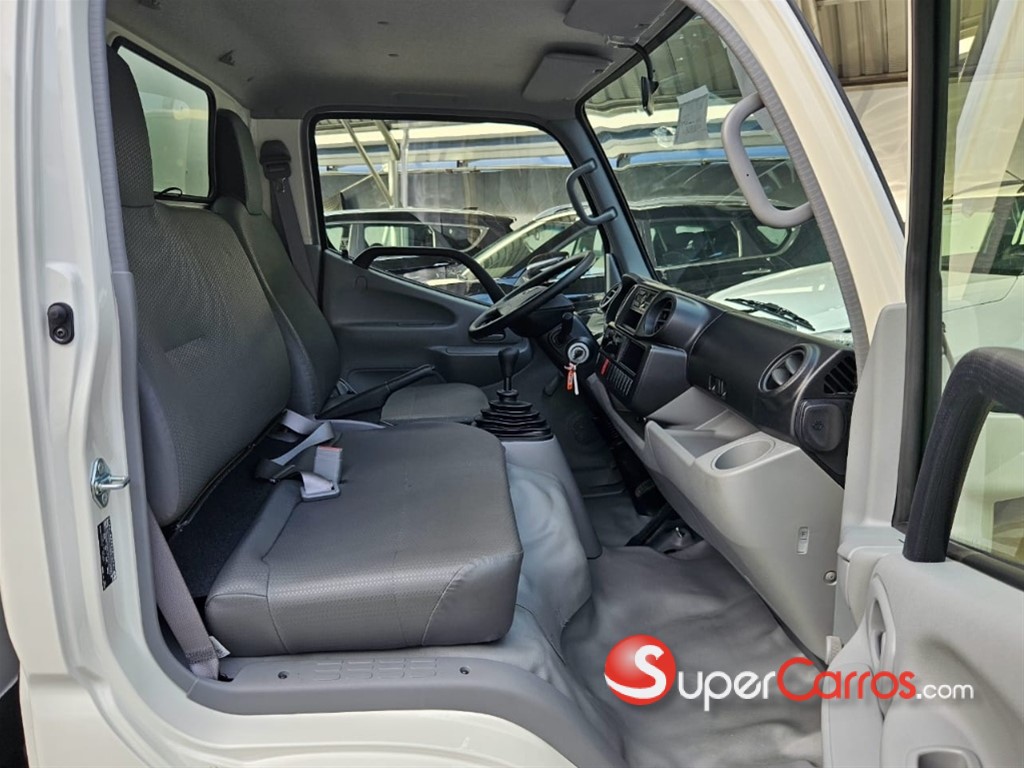 2025 Hino 200 — foto 6 / 8