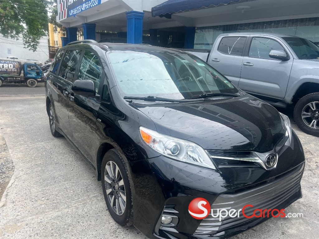 2020 Toyota Sienna XLE — foto 3 / 11