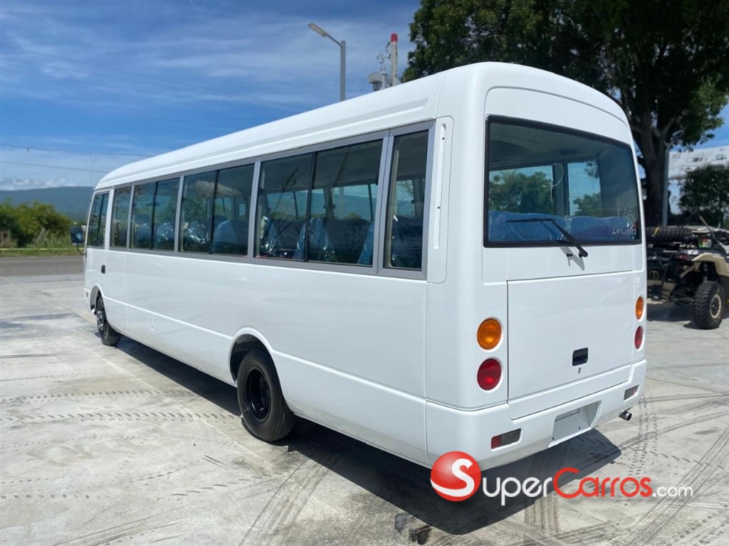 2027 Mitsubishi Motors Rosa — foto 4 / 8