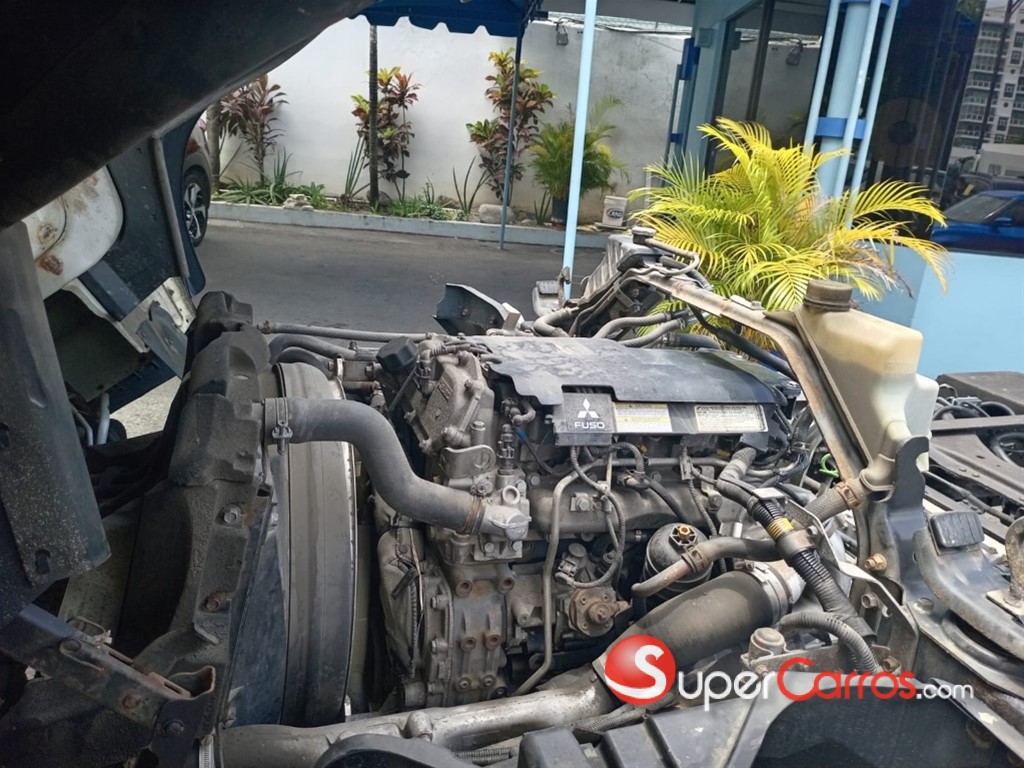 2015 Mitsubishi Motors Fuso — foto 2 / 9