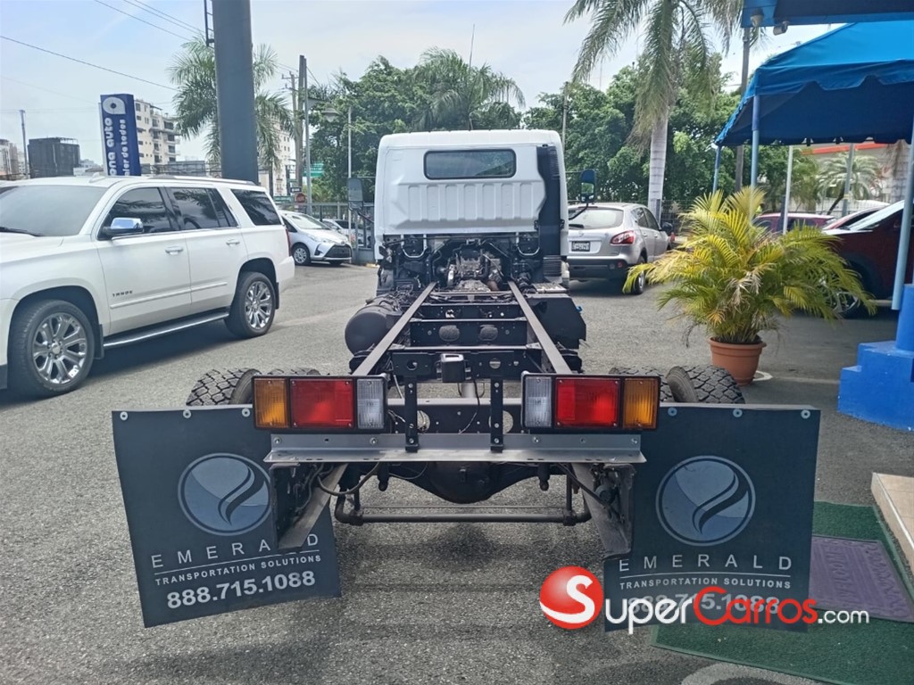 2015 Mitsubishi Motors Fuso — foto 3 / 9