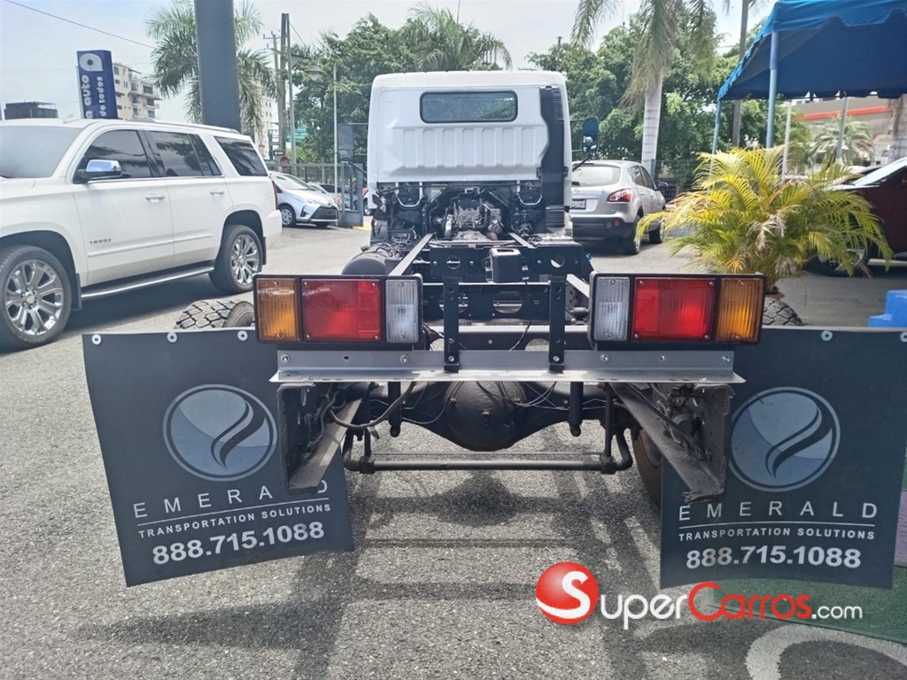 2015 Mitsubishi Motors Fuso — foto 5 / 9