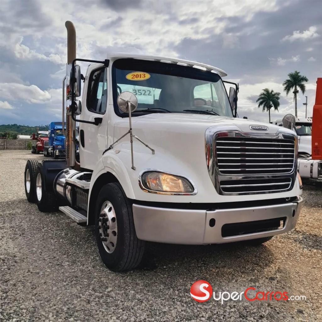 2013 Freightliner M2-106