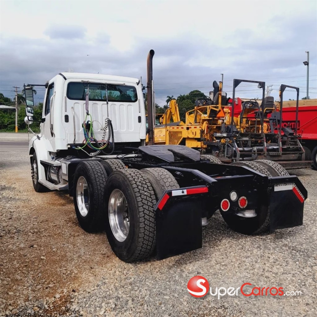 2013 Freightliner M2-106 — foto 6 / 8