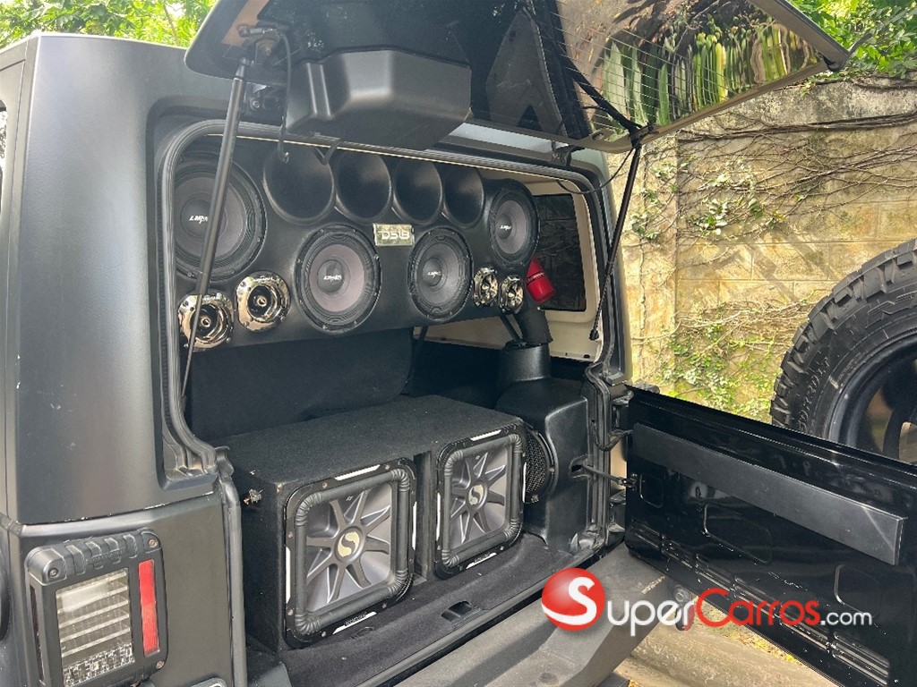 2012 Jeep Wrangler Unlimited Sahara — foto 3 / 11