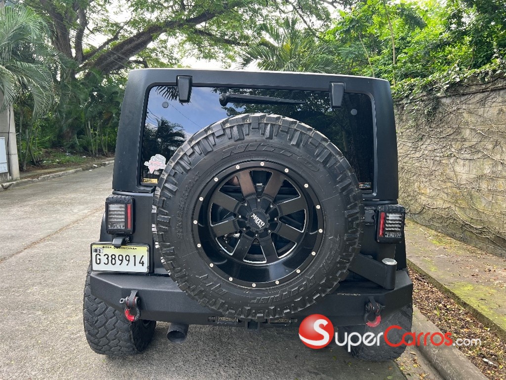 2012 Jeep Wrangler Unlimited Sahara — foto 5 / 11