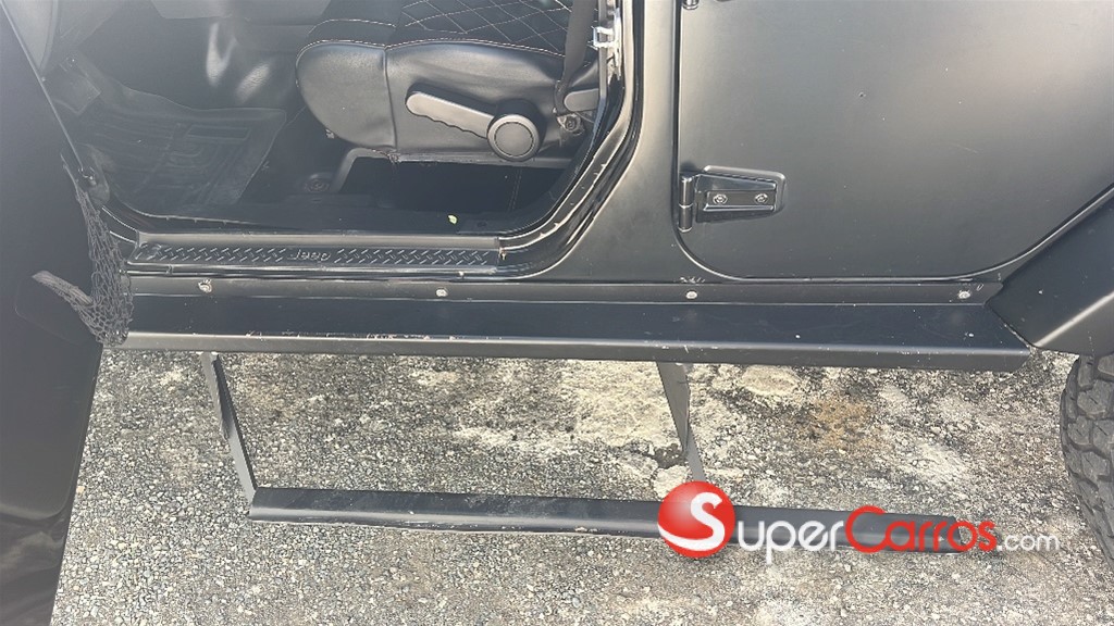 2012 Jeep Wrangler Unlimited Sahara — foto 11 / 11