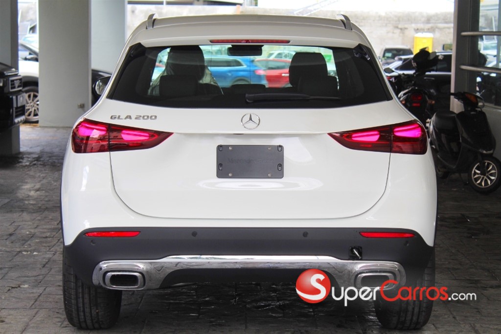2026 Mercedes-Benz Clase GLA 200 — foto 3 / 11