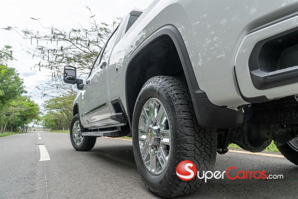 2024 Chevrolet Silverado 2500HD High Country — foto 8 / 12