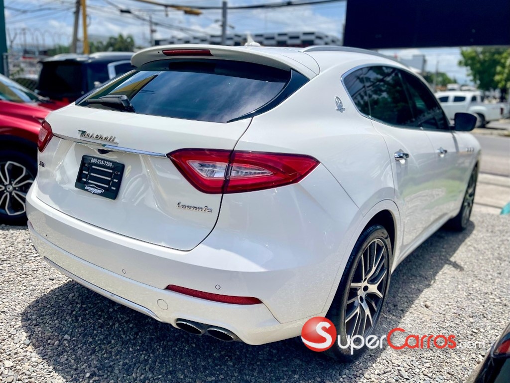 2019 Maserati Levante SQ4 — foto 11 / 12
