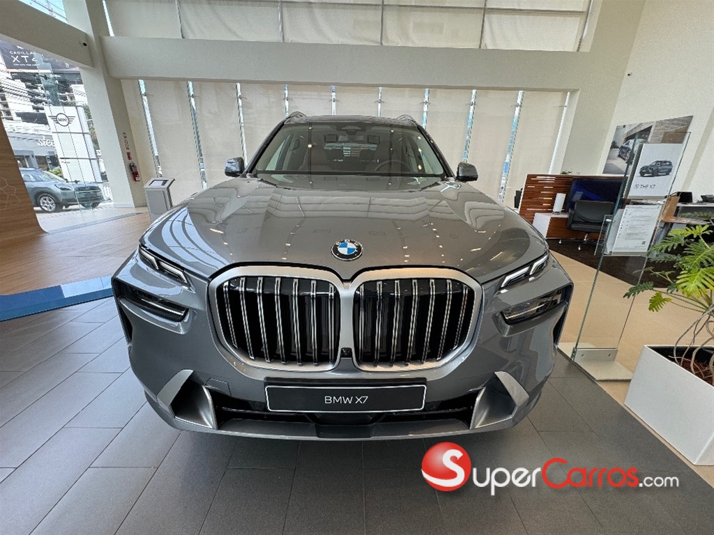 2024 BMW X X7 XDrive40i Pure Excellence — foto 2 / 11
