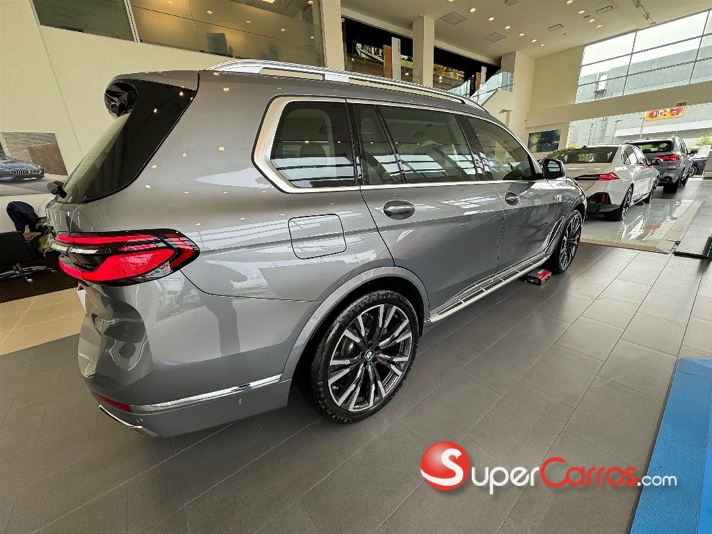 2024 BMW X X7 XDrive40i Pure Excellence — foto 4 / 11