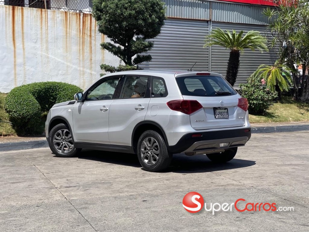2020 Suzuki Vitara GL — foto 8 / 12