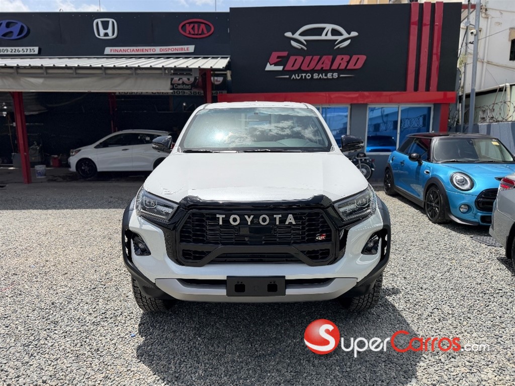 2025 Toyota Hilux GR Sport — foto 2 / 12