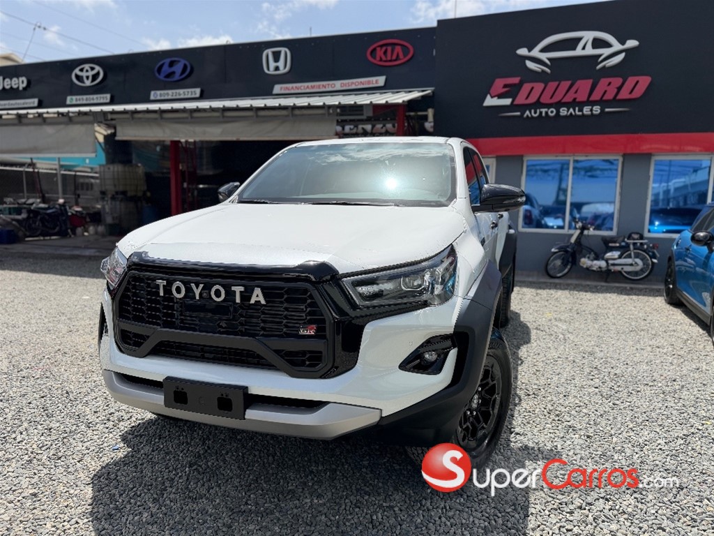 2025 Toyota Hilux GR Sport — foto 3 / 12