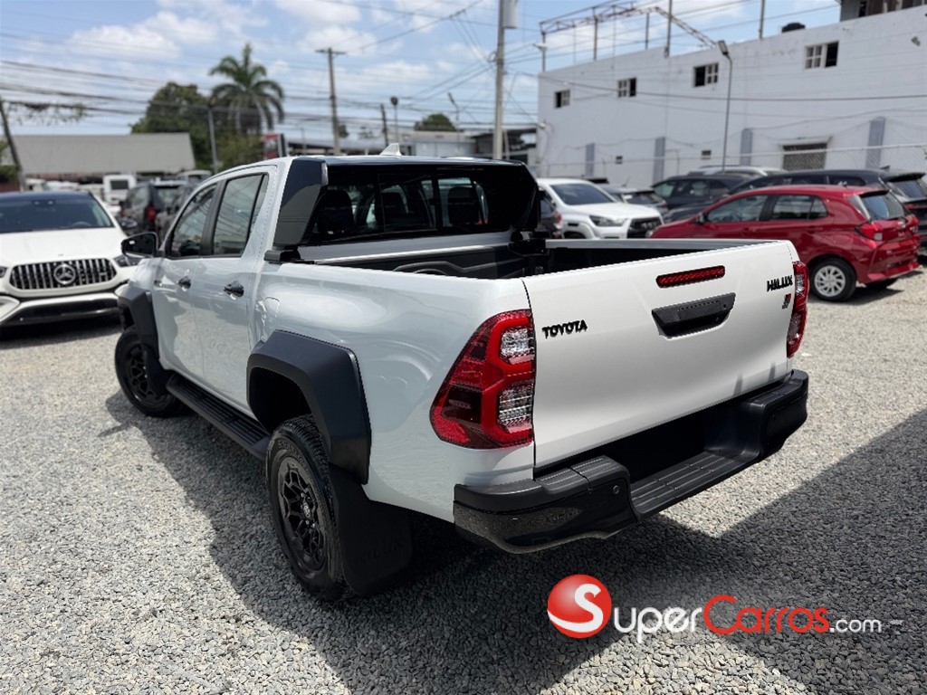 2025 Toyota Hilux GR Sport — foto 4 / 12