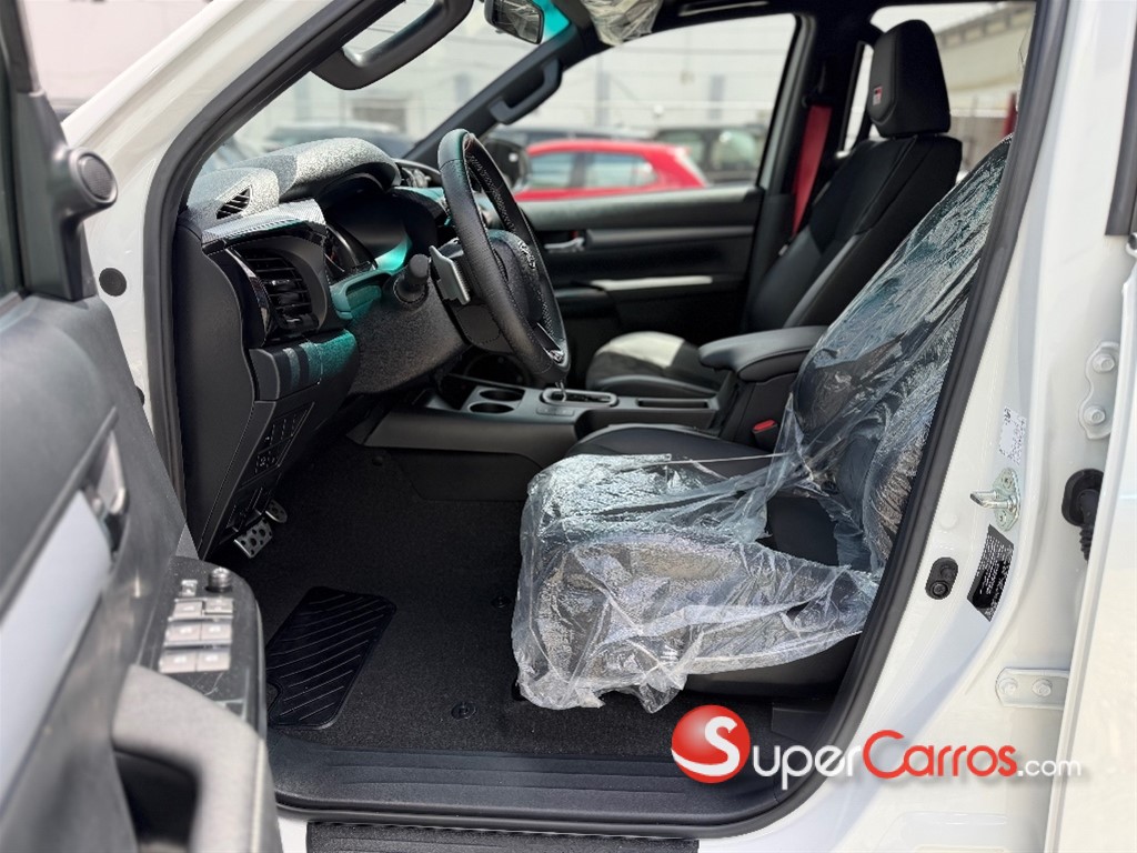 2025 Toyota Hilux GR Sport — foto 6 / 12