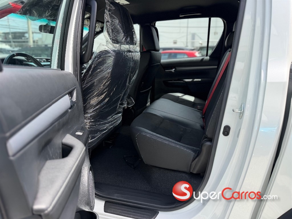 2025 Toyota Hilux GR Sport — foto 7 / 12