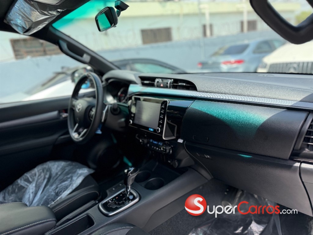 2025 Toyota Hilux GR Sport — foto 10 / 12