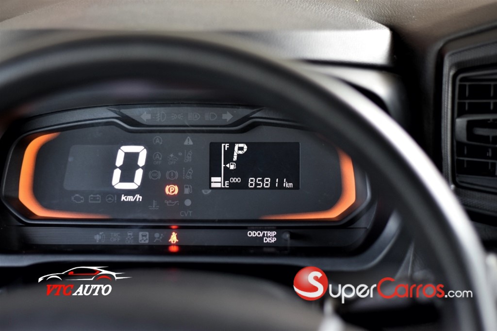 2017 Daihatsu Mira — foto 6 / 12
