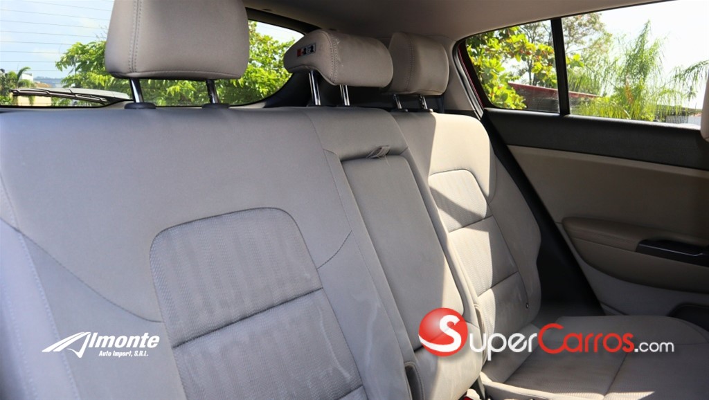 2017 Kia Sportage LX — foto 9 / 12