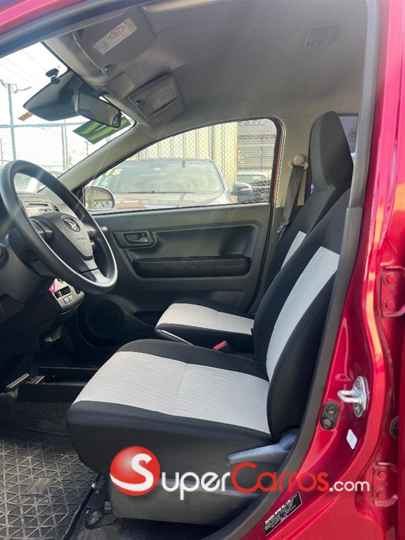 2017 Daihatsu Mira — foto 6 / 12