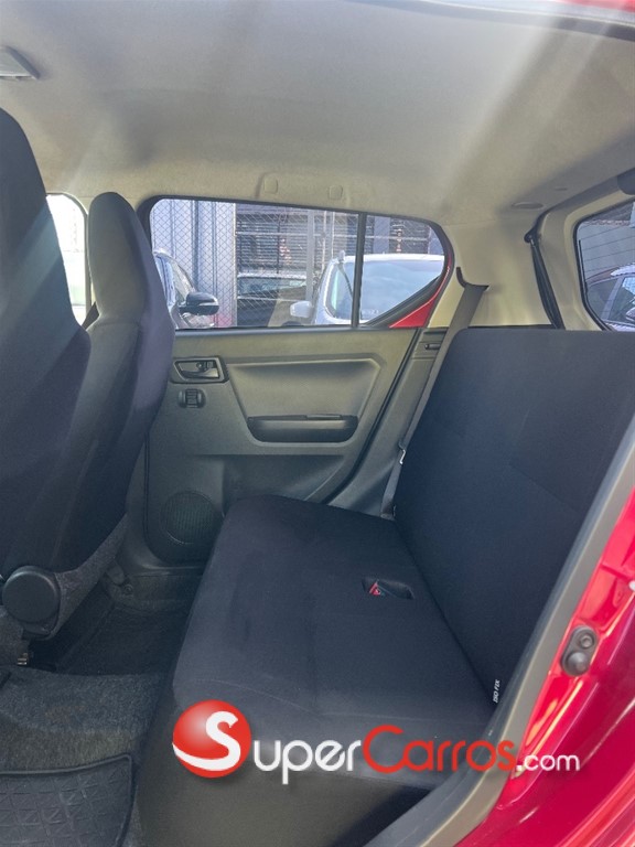 2017 Daihatsu Mira — foto 7 / 12