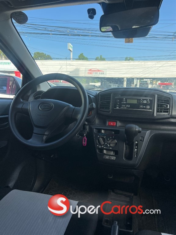 2017 Daihatsu Mira — foto 8 / 12