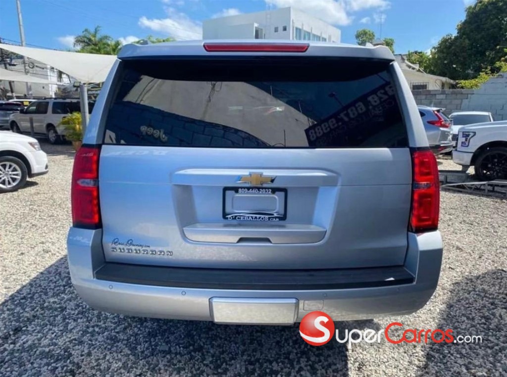 2017 Chevrolet Suburban LT — foto 4 / 10