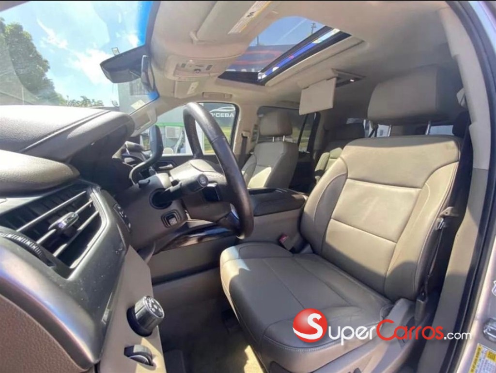 2017 Chevrolet Suburban LT — foto 6 / 10