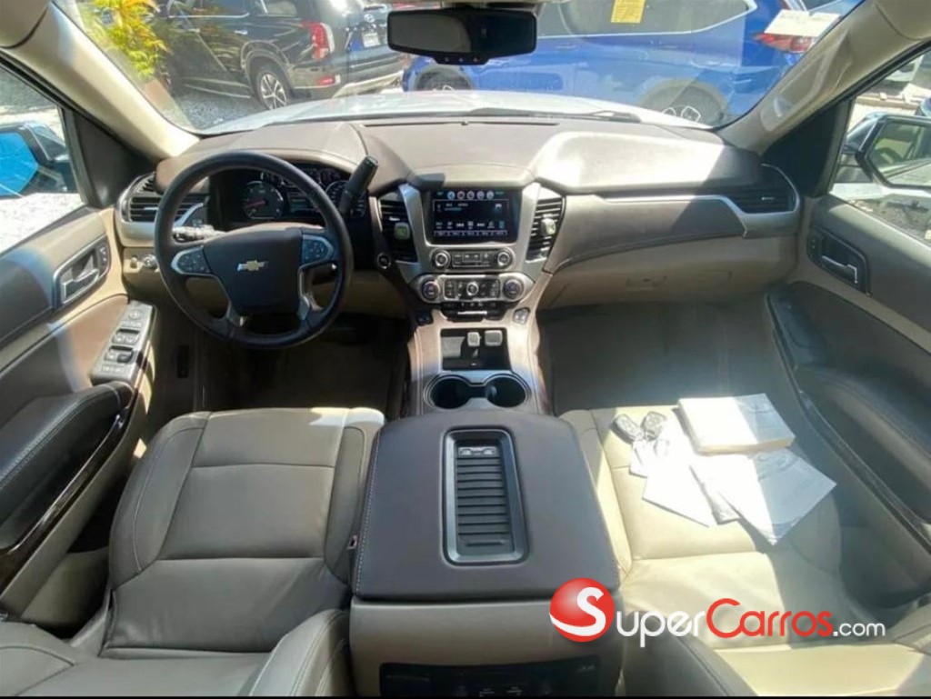 2017 Chevrolet Suburban LT — foto 7 / 10