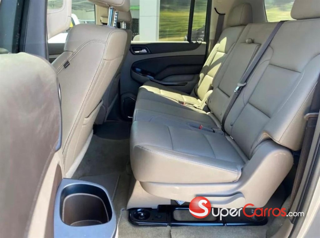 2017 Chevrolet Suburban LT — foto 8 / 10