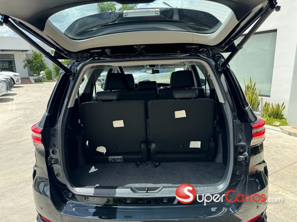 2025 Toyota Fortuner DIAMOND — foto 6 / 8