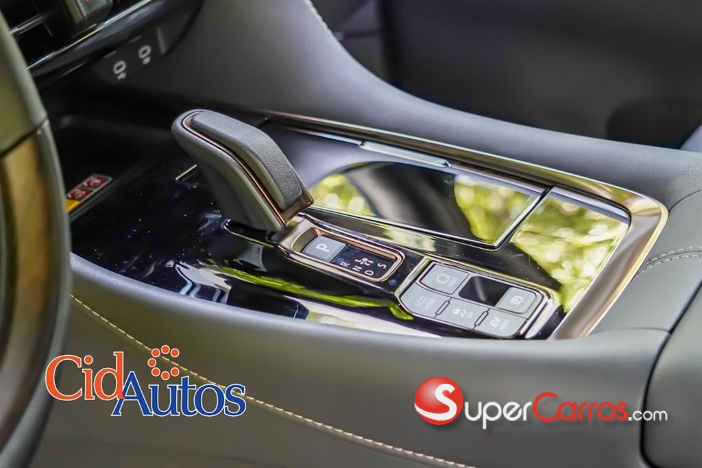 2026 Toyota Alphard Limited Hybrid — foto 8 / 12