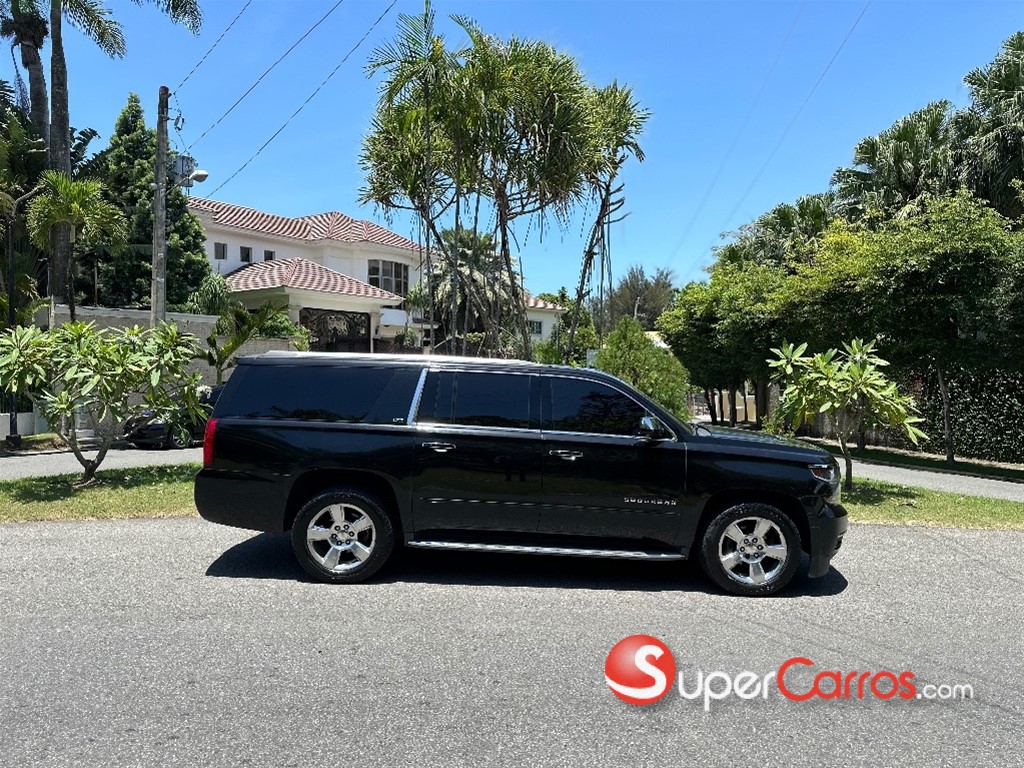 2016 Chevrolet Suburban LTZ — foto 3 / 10