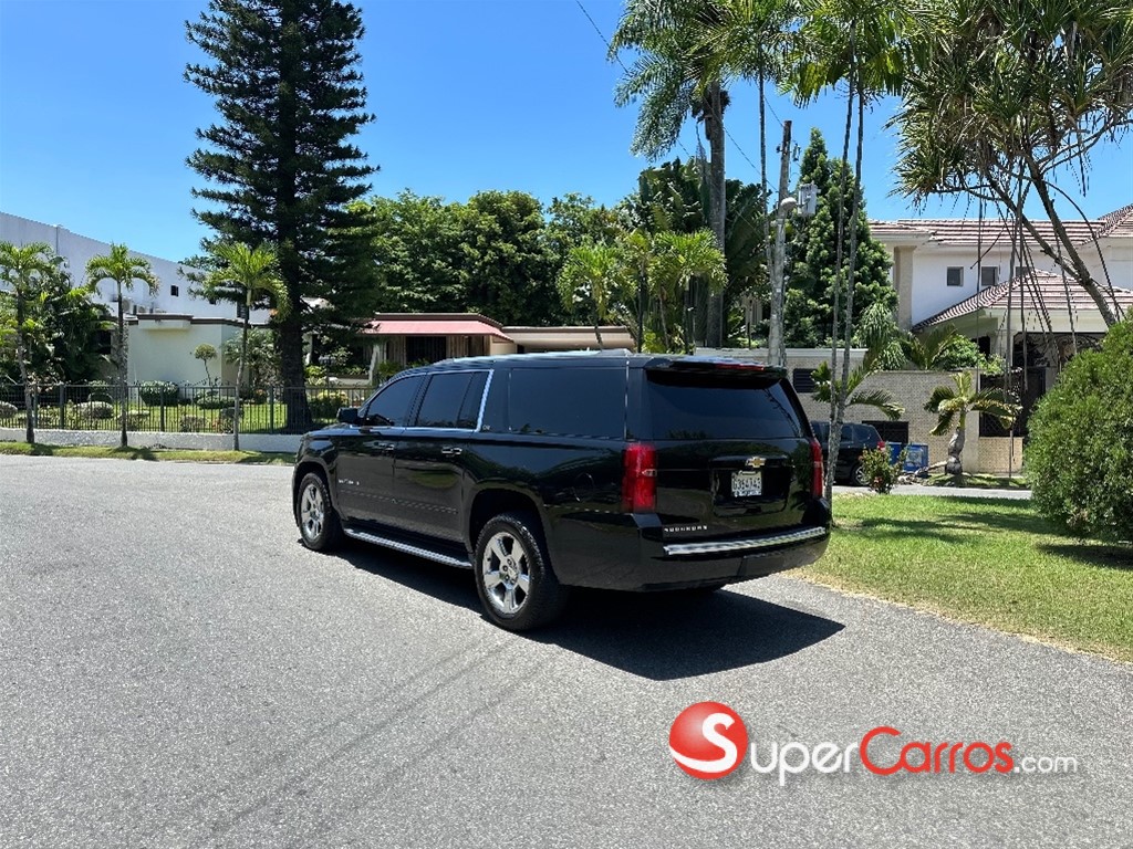 2016 Chevrolet Suburban LTZ — foto 5 / 10