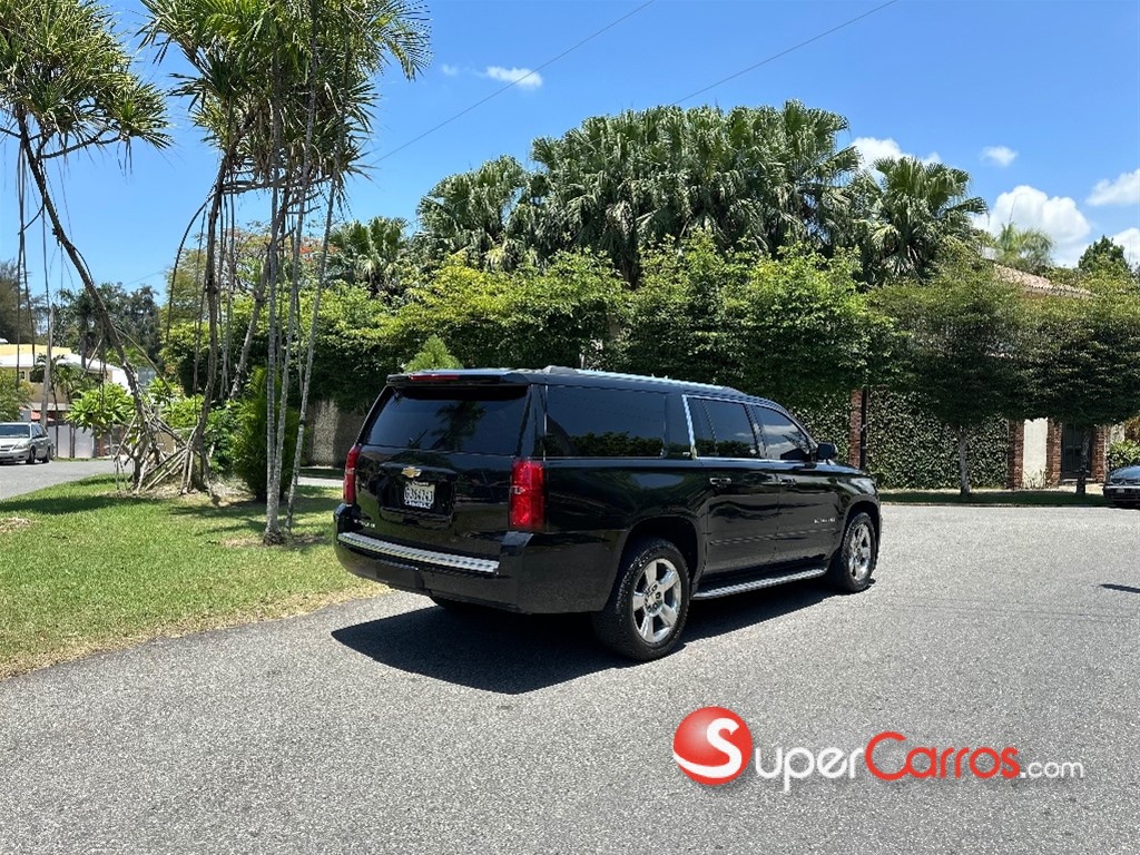 2016 Chevrolet Suburban LTZ — foto 6 / 10