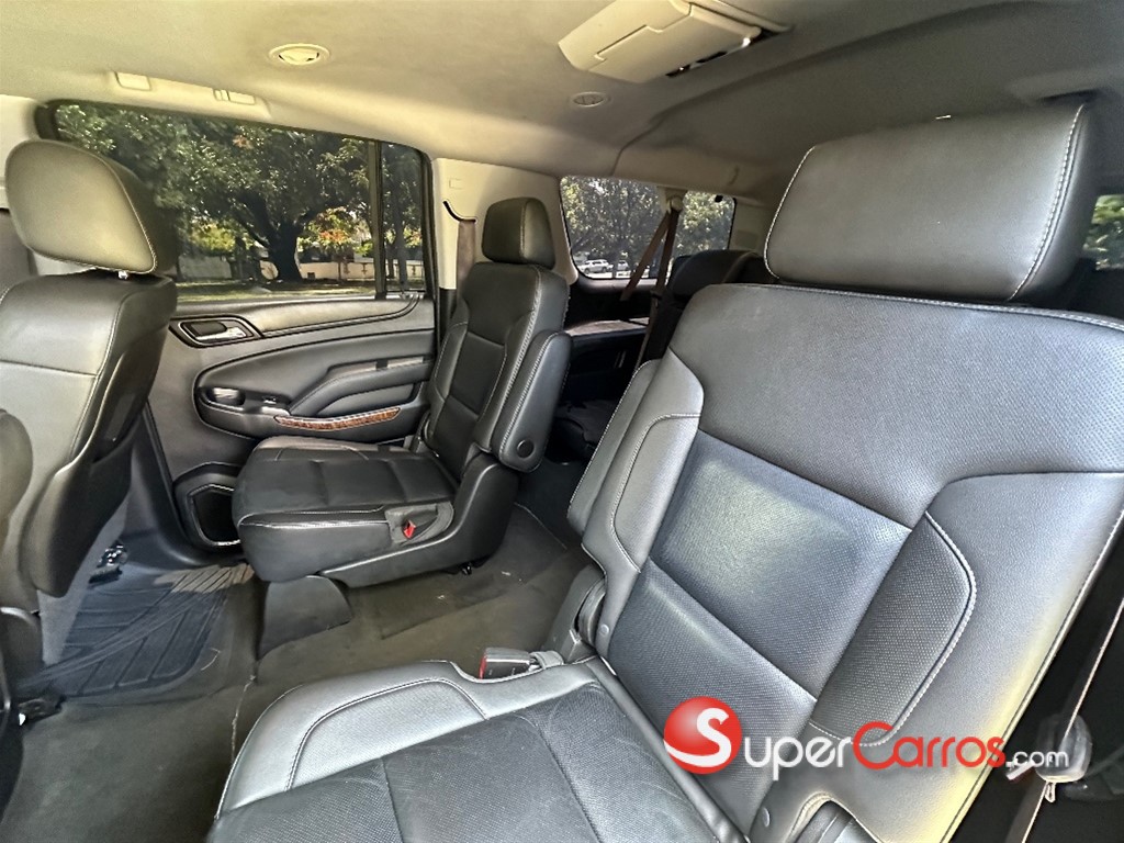 2016 Chevrolet Suburban LTZ — foto 9 / 10