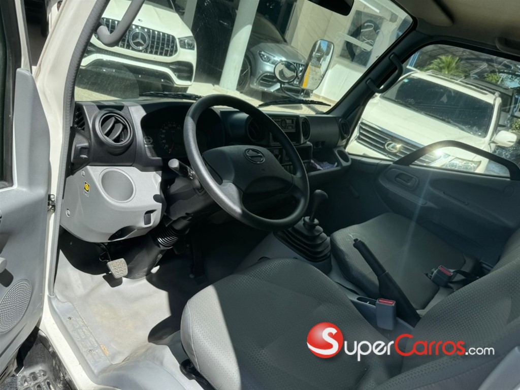 2024 Hino 200 — foto 3 / 7