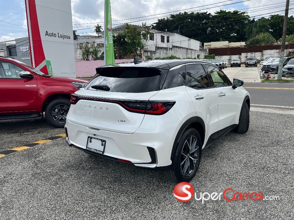 2026 Lexus LBX ActiveFull — foto 6 / 12