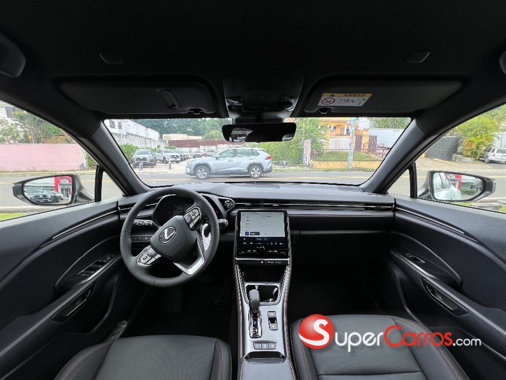2026 Lexus LBX ActiveFull — foto 9 / 12
