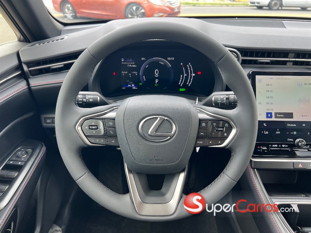 2026 Lexus LBX ActiveFull — foto 10 / 12