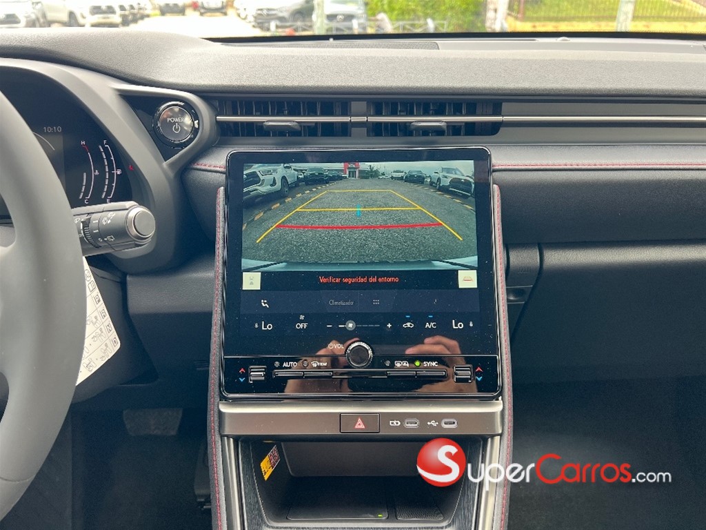 2026 Lexus LBX ActiveFull — foto 11 / 12