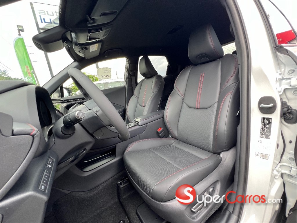 2026 Lexus LBX ActiveFull — foto 12 / 12