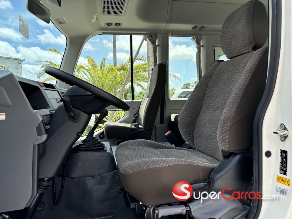 2026 Toyota Coaster — foto 4 / 12
