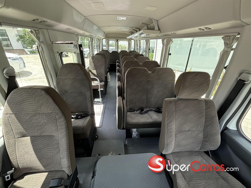 2026 Toyota Coaster — foto 6 / 12