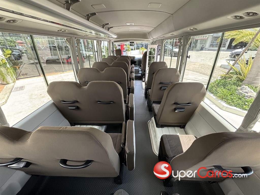 2026 Toyota Coaster — foto 7 / 12