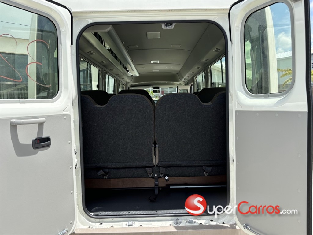 2026 Toyota Coaster — foto 10 / 12
