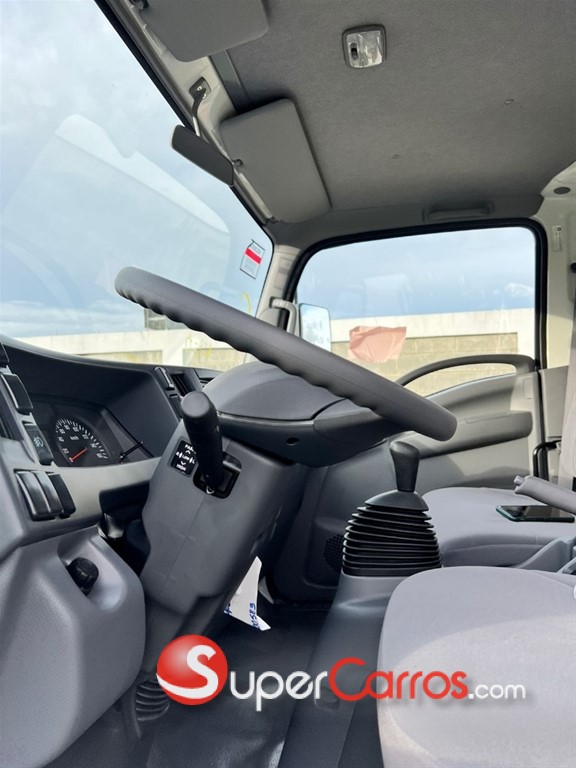 2027 Isuzu NPS 14 Pies — foto 4 / 12